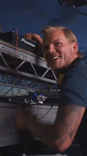 ❤️❤️Avicii - Fades Away ft. Noonie Bao❤️❤️ #avicii #tim #timbergling #aviciiforever | Tim Bergling Fans