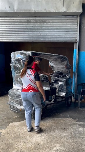 📢 Available on hand now, mga ka Lucky Lion! 🦁 Exciting news! We’ve got fresh stocks ready and waiting for you here at our Lucky Lion Buhay na Tubig Branch, conveniently located right in front of Robinsons Townsville. Whether you’ve been planning to get your own e-bike or just starting to explore, now’s the perfect time to drop by and see our available units in person. ✨ Our friendly staff will gladly assist you and help you find the perfect e-bike that fits your style and budget. 💛 💥 Price a