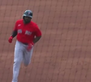 6.2K views · 398 reactions | ¡LA SACÓ DE NUEVO BRADLEY JR! Jackie Bradley Jr nos pone delante 2-1 contra los Braves con su 3er cuadrangular de Spring Training. 2do día consecutivo con cuadrangular para JBJ. Ahora viene el video De Devers. Síguenos en Instagram: https://instagram.com/fanaticosbostonredsox?r=nametag | Fanáticos Boston Red Sox | Facebook