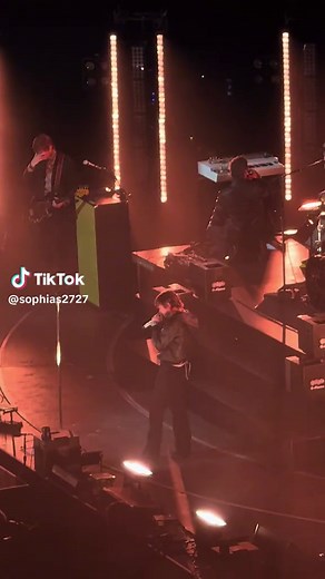 Cage the Elephant: Live Performance of 'Cigarette Daydreams'