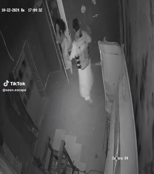 Trôn NPC - Escape Room at The Basement and The Attic