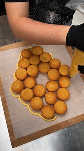 Bee Hive Pull-Apart Cupcakes! Bee-autiful & delicious 🐝🍯 | Chefclub GruB