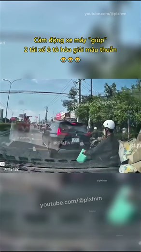 Cảm động xe máy "giúp" 2 tài xế ô tô hòa giải mâu thuẫn 😂 #giaothong #vanhoagiaothong #luatgiaothong