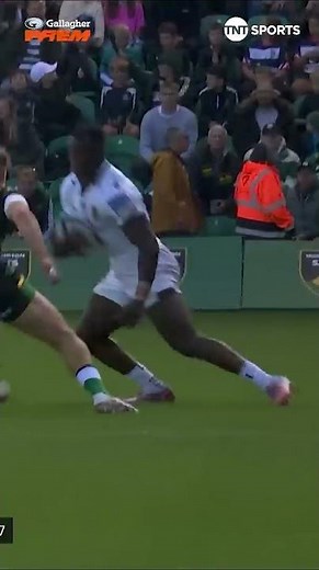 BAMPOE BREAKS FREE WITH INCREDIBLE ATHLETICISM!