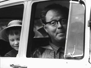 Jimmy Hanley - Going On Holiday Public Information Film PIF CLIP