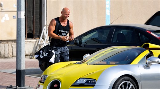 How people respond to an Uber pickup in a Bugatti