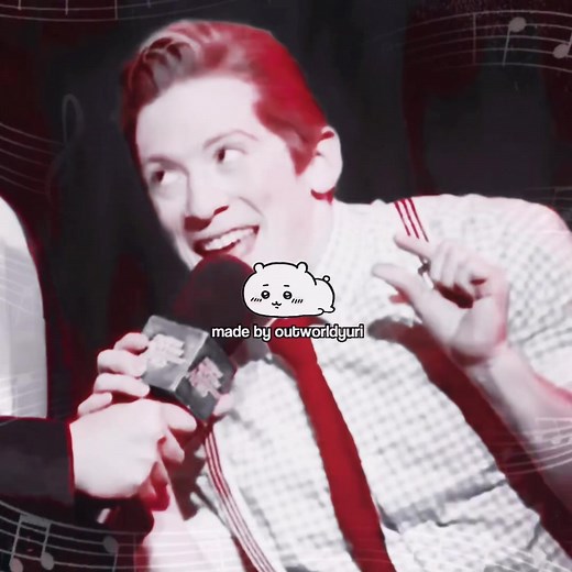 Ethan Slater Brings a Twist to Spongebob the Musical!