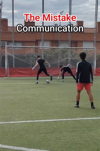 Goalkeeper communication: Improving organization, leadership, and decision-making
