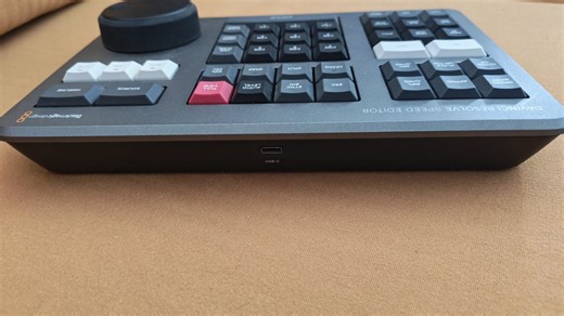 BlackMagic Design DaVinci Resolve Speed Editor