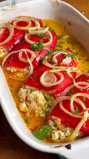 Ana Negoita on Instagram: "Greek Stuffed Peppers with Feta | Easy Mediterranean Appetizer 🇬🇷 Full recipe via 𝐋𝐢𝐧𝐤 𝐢𝐧 𝐦𝐲 𝐁𝐢𝐨 or at 𝐄𝐒𝐒𝐄𝐍𝐏𝐀𝐑𝐀𝐃𝐈𝐄𝐒.𝐂𝐎𝐌 #stuffedpeppers #greekfood #easyappetizer #feta #mediterraneanrecipe #homecooking #vegetarianrecipes #essenparadies #homemadegoodness #flavorpacked #ovenbaked"