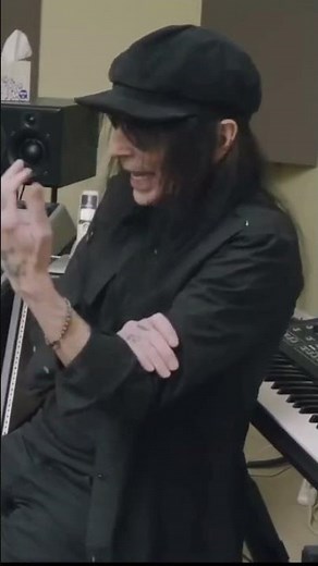 How Mick Mars Created Motley Crüe’s Iconic Sound