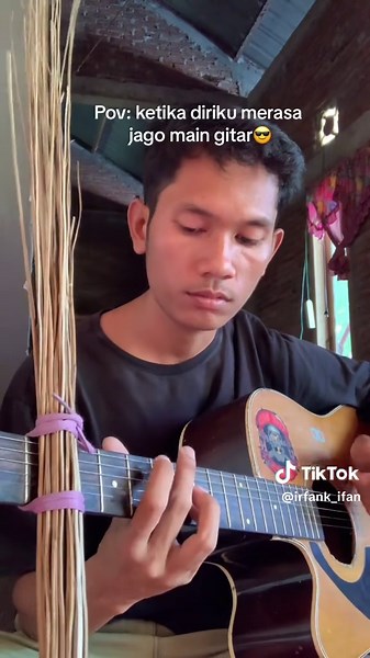 Mastering Fingerstyle Guitar Techniques with Blue