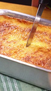 12M views · 229K reactions | PARECE PUDIM, MAS É BOLO! SEM BATEDEIRA, SEM SEGREDO - BOLO DE FUBÁ CREMOSO ➞ INGREDIENTES: ➞ Xícara de (240ml) 3 ovos 1 xícara de açúcar (200g) 3 colheres (sopa) de manteiga ou margarina 5 colheres (sopa) de fubá 3 colheres (sopa) de trigo 1 litro de leite 50g de parmesão ralado 1 colher (sopa) de fermento em pó (14g) | Frigideira com tampa Juliana Reis | Facebook