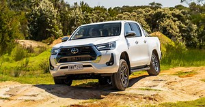 2023 Toyota HiLux SR5 review