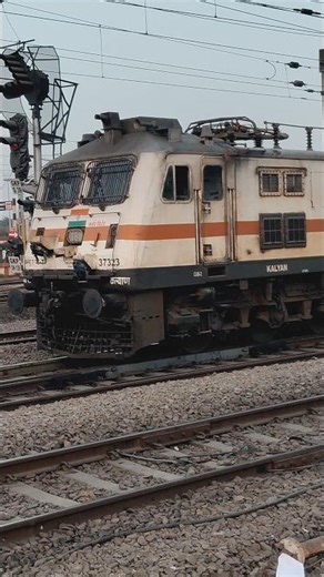 Wap7 departure...#wap7 #indianrailways #railfanindia #shorts #viralshorts