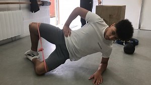 1.3K views · 65 reactions | Lateral strength: Side Plank Clam. Also working the external rotation. We do lots of these and with good reason. Do a quick set as activation work or use them slowly to focus on improving rotation. Or use 20+ reps as part of volume training. @cjdance8 on the demo. #ballet #dance #dancer #train #gym #health #jump #glutes #injury #hips #fitness #sportscience | Science in Dance | Facebook