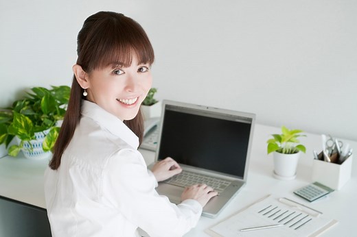 メール署名の書き方！役職は書かない？罫線はシンプルがマナー [ビジネス文書] All About