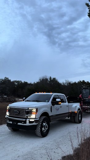 F350 King Ranch: A Clean and Simple Overview