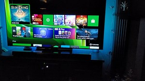 Series X booting up games to this green screen.