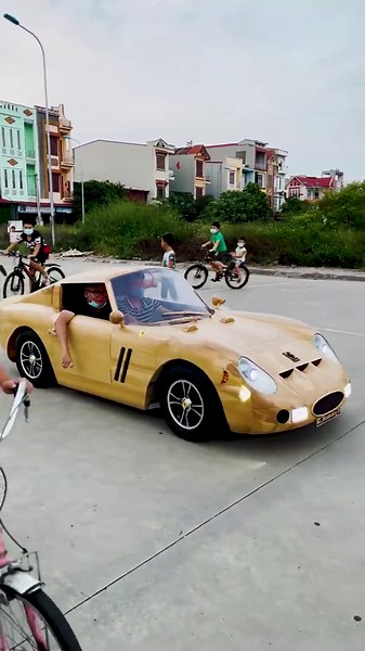 BMW vs Ferrari vs Lamborghini