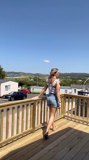 🌄 FOR SALE: Stunning 2025 Carnaby Melrose – 3 Bedroom Caravan 🌊 Now available at Knockalla Caravan Park – this beautiful, modern Carnaby Melrose (2025 model) is the perfect home-from-home with breathtaking sea and mountain views 🌅 ✨ Features include: ✔️ Spacious 3-bedroom layout ✔️ Light-filled, open plan interior ✔️ Front-opening patio doors ✔️ Wraparound decking – ideal for relaxing & entertaining ✔️ Set on a prime pitch with panoramic views Enjoy the beauty of Donegal in comfort and style 