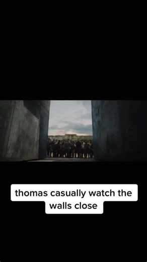 Maze Runner vs Hunger Games: Walls Closing Scene