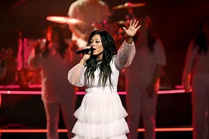 The 10 Best Kari Jobe Songs of All-Time