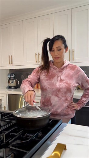 Don’t be like the clueless chef! Make sure you don’t do this so you can have the perfect steamed rice! #cluelesschef #cookingtips #steamedrice #chef | Jessica Gavin