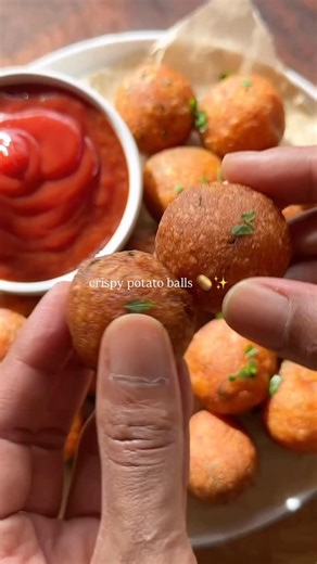 a flavorful bite • food & recipes on Instagram: "crispy potato balls 🥔✨ - easy to make potato balls fried to crispy perfection 🔗 full recipe is on my website link in bio ✨ #crispypotatoes #potatoballs #foodie #easyrecipes"