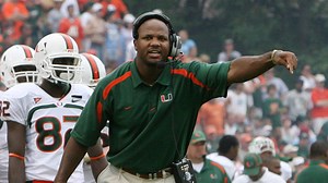Ex-Miami Hurricanes and NFL star Micheal Barrow arrested on battery charges