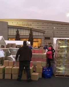 4.9K views · 228 reactions | Our Magic Johnson Foundation and Feed the Children volunteers are up early and ready to serve over 2,000 Detroit families today! #EbGives | Second Ebenezer Church | Facebook