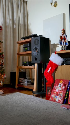 I am currently reviewing the beautiful Butcher Block Acoustics rigidrack PLUS HiFi rack and last night I was listening the sublime Stockfisch Records Closer to the Music albums Vol 1 & 2 and here is Caruso, such a beautiful track and perfect for evaluating HiFi, the midrange, bass and detail from my ProAc D2R speakers sounded incredible 🔊❤️🙏 | The Speaker Shack