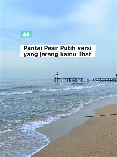 Menikmati Suasana Mendung di Pantai Pasir Putih