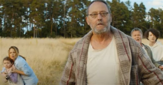 Netflix et Jean Reno frappent fort avec ce film adapté du jeu de société "Loups-Garous"
