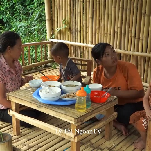 20K views · 868 reactions | How to make cooking oil from pork fat. Having a meal with my foster mother Part 5 | Toby Meadows | Facebook