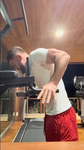 Big man a walk #noizy #whowantsomething #motivation