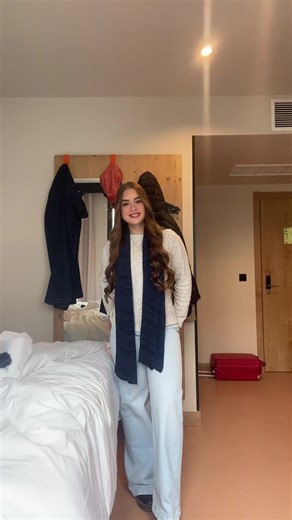 Videos de Ana Julia Callou (@anajuliacallous) con “original sound - æ”