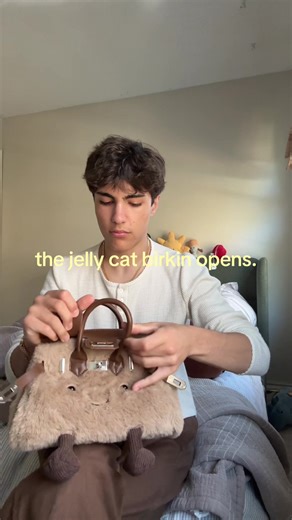 I JUST FOUND THIS OUT. it also has a shoulder strap #fyp #jellycat #birkin
