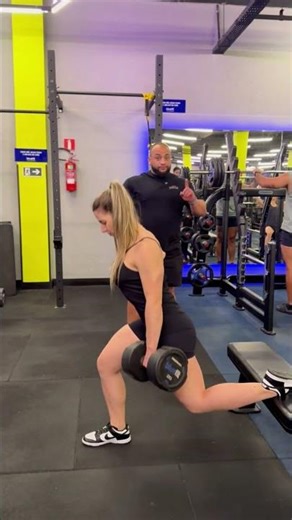 Agachamento búlgaro tem níveis.