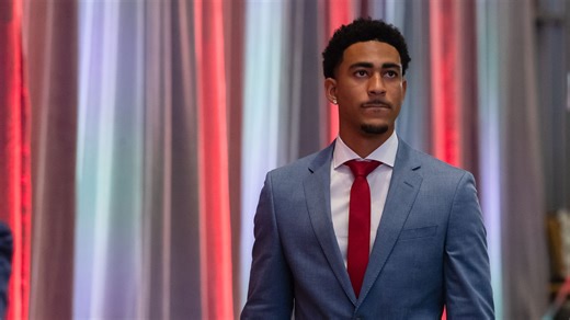 Tim Tebow impressed by Bryce Young's poise filming new Nissan Heisman House commercials