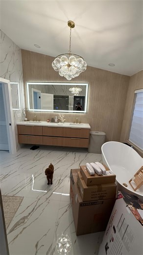 ARIANE ARNOLD on Instagram: "Mi esposo y yo estamos crujientes como una tira de bacon…🤦🏼‍♀️😳🥓 el cuerpo completo nos suena!!! Han sido 5 meses sin parar!!!💪🏼 #humor #funnyreels #fyp #instagood #comedia #parejas"