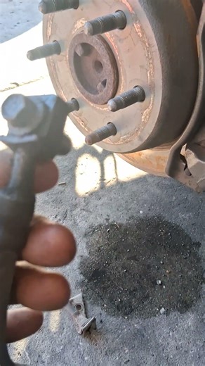 how to remove a rear brake line on a 99-06 gm