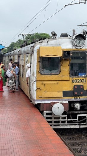 Train Manager on Duty Sealdah-Gede Local Leaving Sodpur Station #shorts #viral | Rail World By Roshan