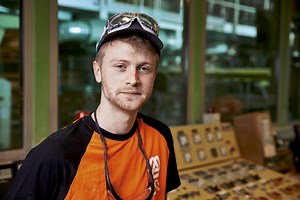 conducteur de machines à papier  - conductrice de machines à papier