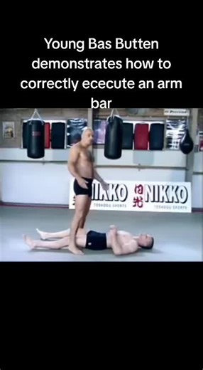 Bas Rutten's Arm Bar Demonstration in Muay Thai