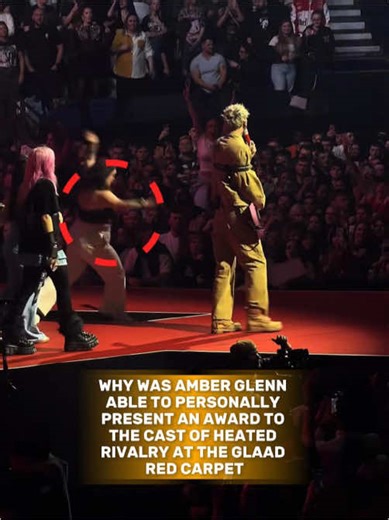 No one realized that less than 24 hours after Machine Gun Kelly witnessed a fan accidentally fall off the stage, he immediately took three heartwarming actions, earning everyone’s respect!#machinegunkelly #tiktok #celebrity #usa #fpy