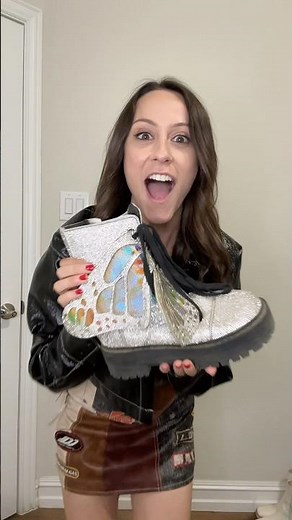 Picking an outfit for Ubbi Dubbi #grwm