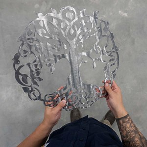 992 reactions · 201 shares | 18" Tree of Life - Only $27 -- (54% OFF MSRP) ⭐⭐⭐⭐⭐ Proudly Made In The USA (Veteran Owned and Operated)  www.redlinesteel.com/tree-of-life-special | Redline Decor | Facebook
