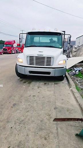 Entrega de Freightliner M2 en México