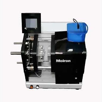 Small desktop plastic injection molding machine